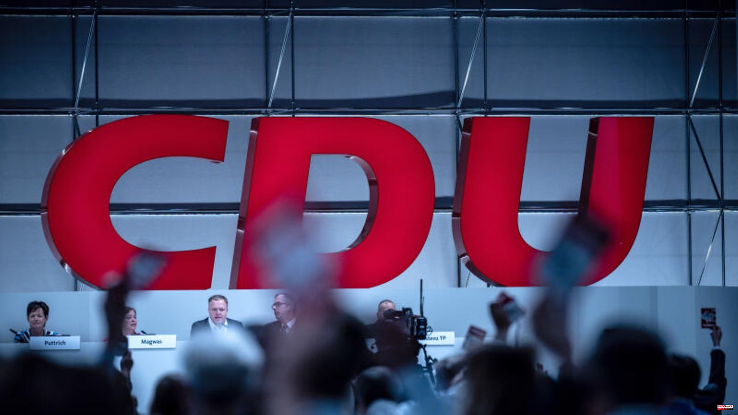 Party conference: Mandatory instead of voluntary: the majority of the CDU advocates a year of society