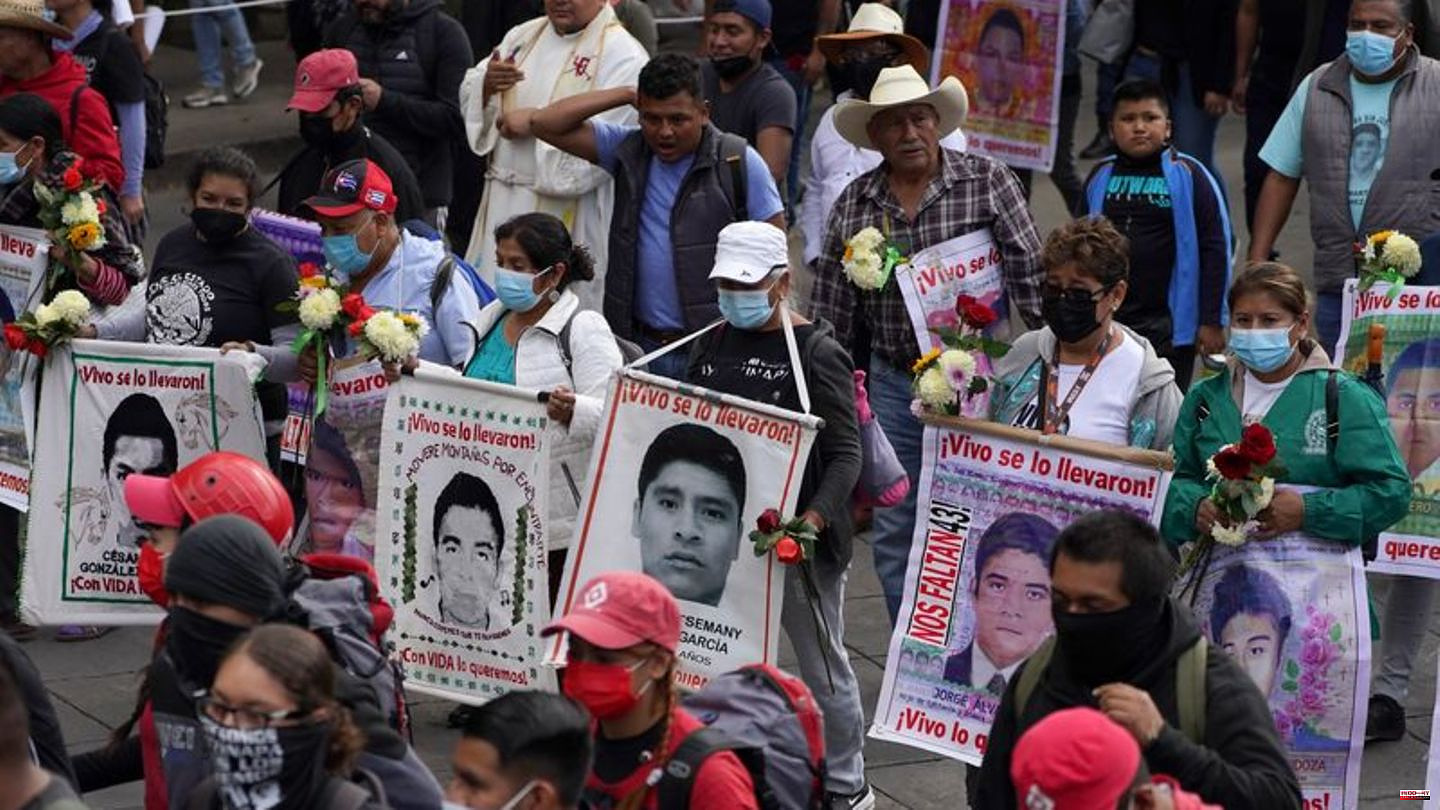 Human rights: Mexico: Relatives of abductees criticize investigators
