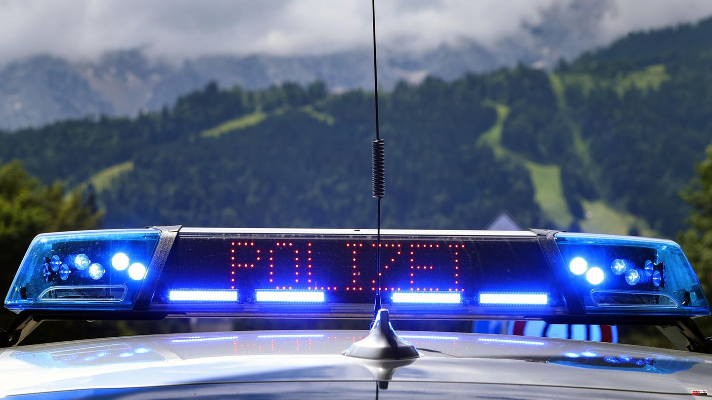 Bavaria: man attacks passers-by with a knife – police shoot him down