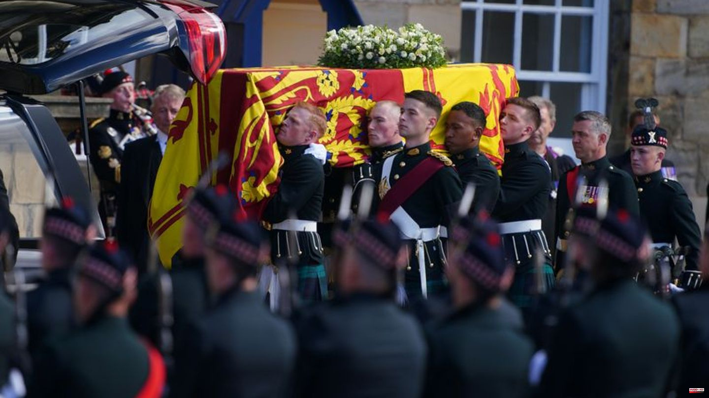 Scotland: King Charles III. leads funeral procession in Edinburgh