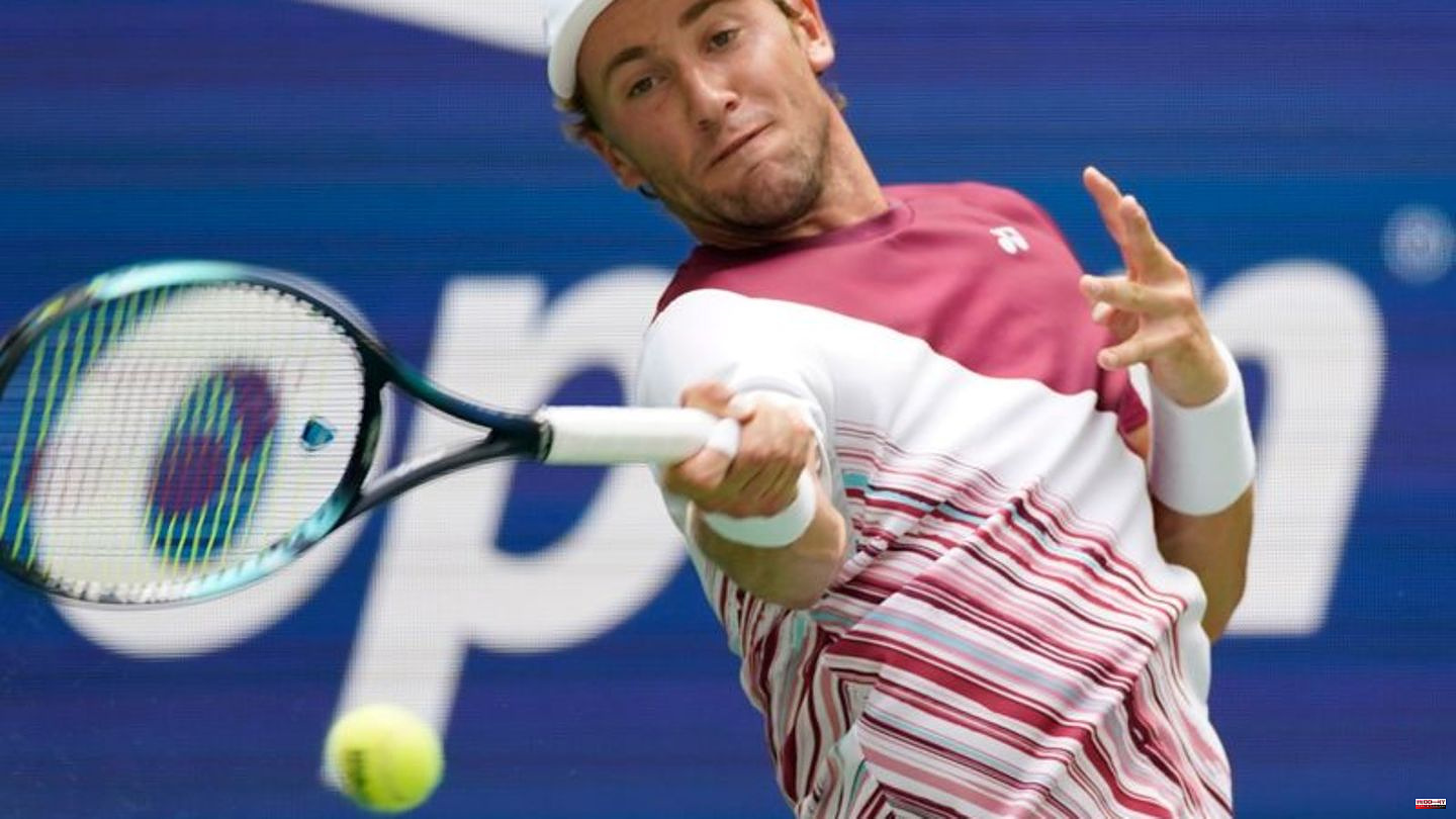 US Open: Norwegian Ruud first semifinalist in New York