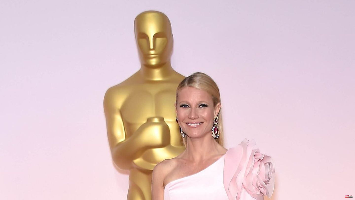 US star Gwyneth Paltrow: Half golden and completely naked on Instagram