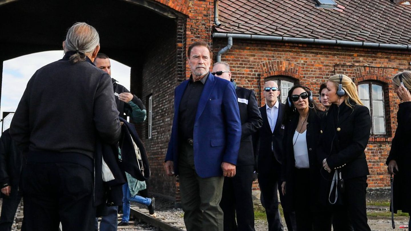 Arnold Schwarzenegger: Criticism because of the saying in the Auschwitz guest book