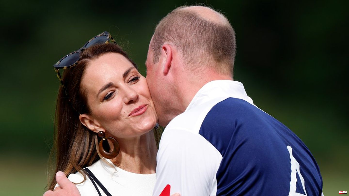 British Royals: "Oh my goodness": Kate laughs when she sees her engagement photos