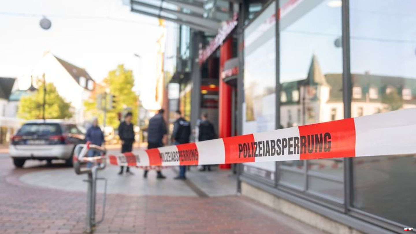 Schleswig-Holstein: Two dead men found in Sparkasse branch