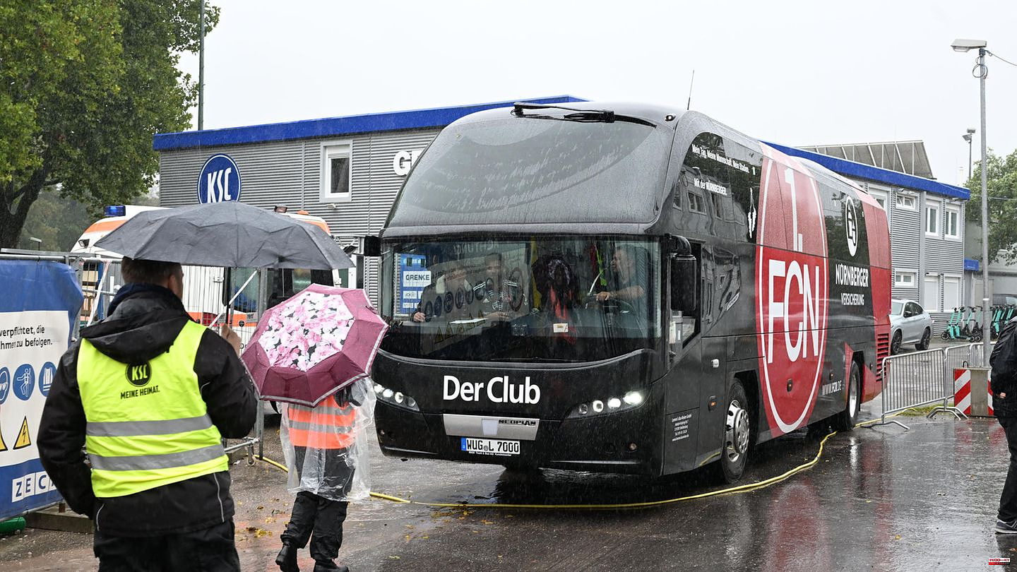 Karlsruhe: Instead of team bus: police bring fan bus to the cabin wing