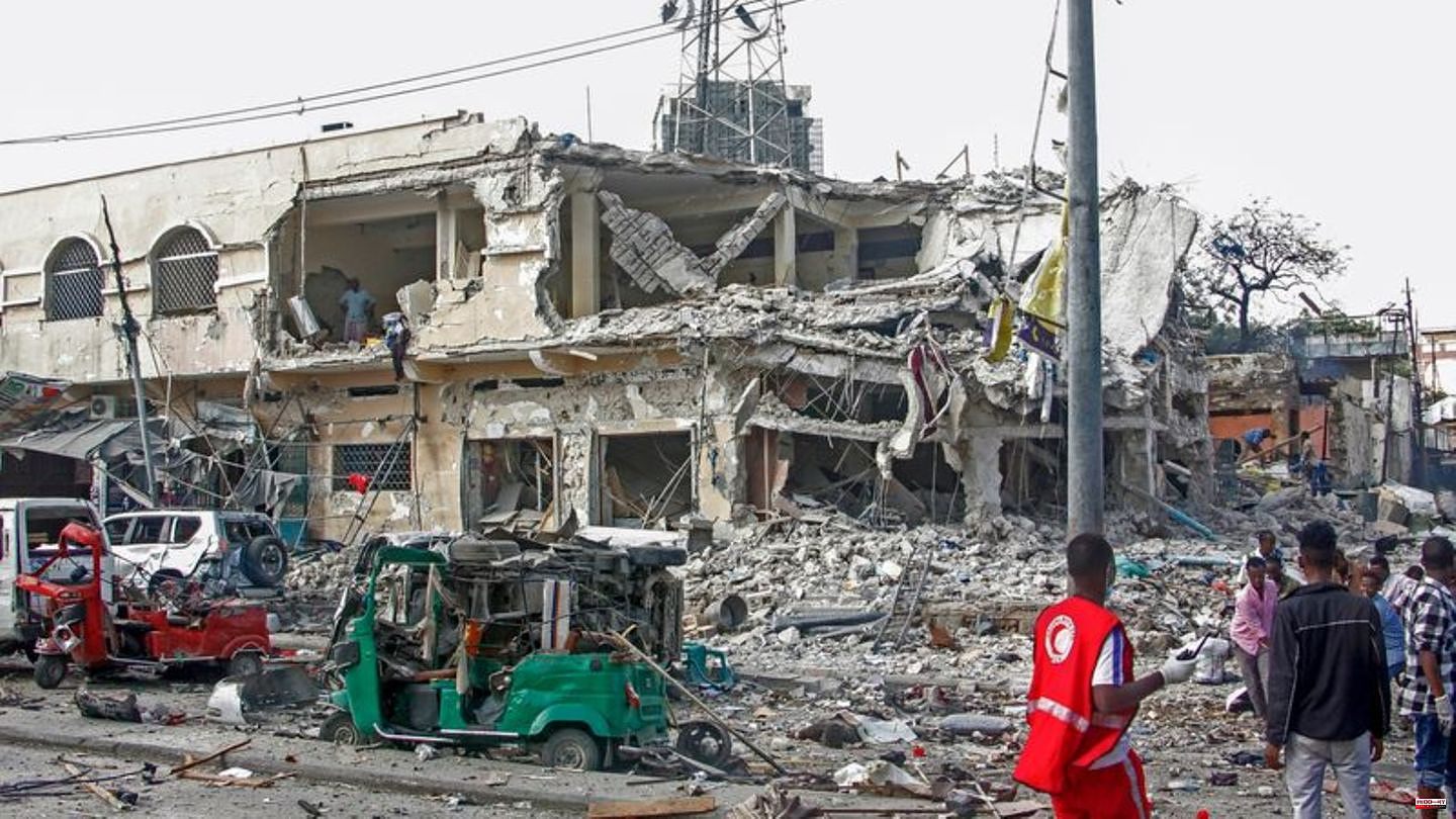 Somalia: At least 100 dead in terrorist attack in Mogadishu