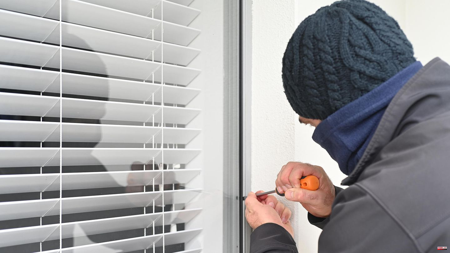 Security: Burglary protection for the windows: What options are there - and what you should pay attention to