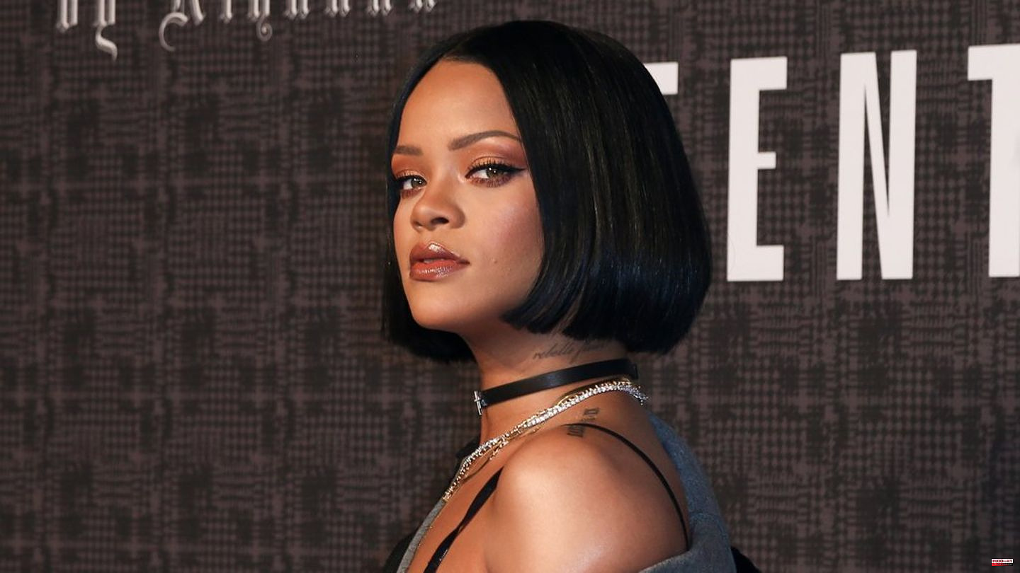 Rihanna: New song coming in October