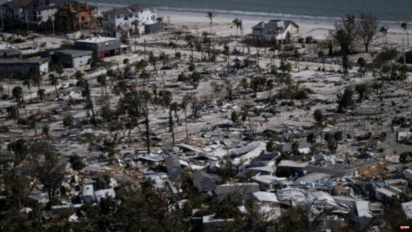 Hurricane Ian kills at least 23 in Florida