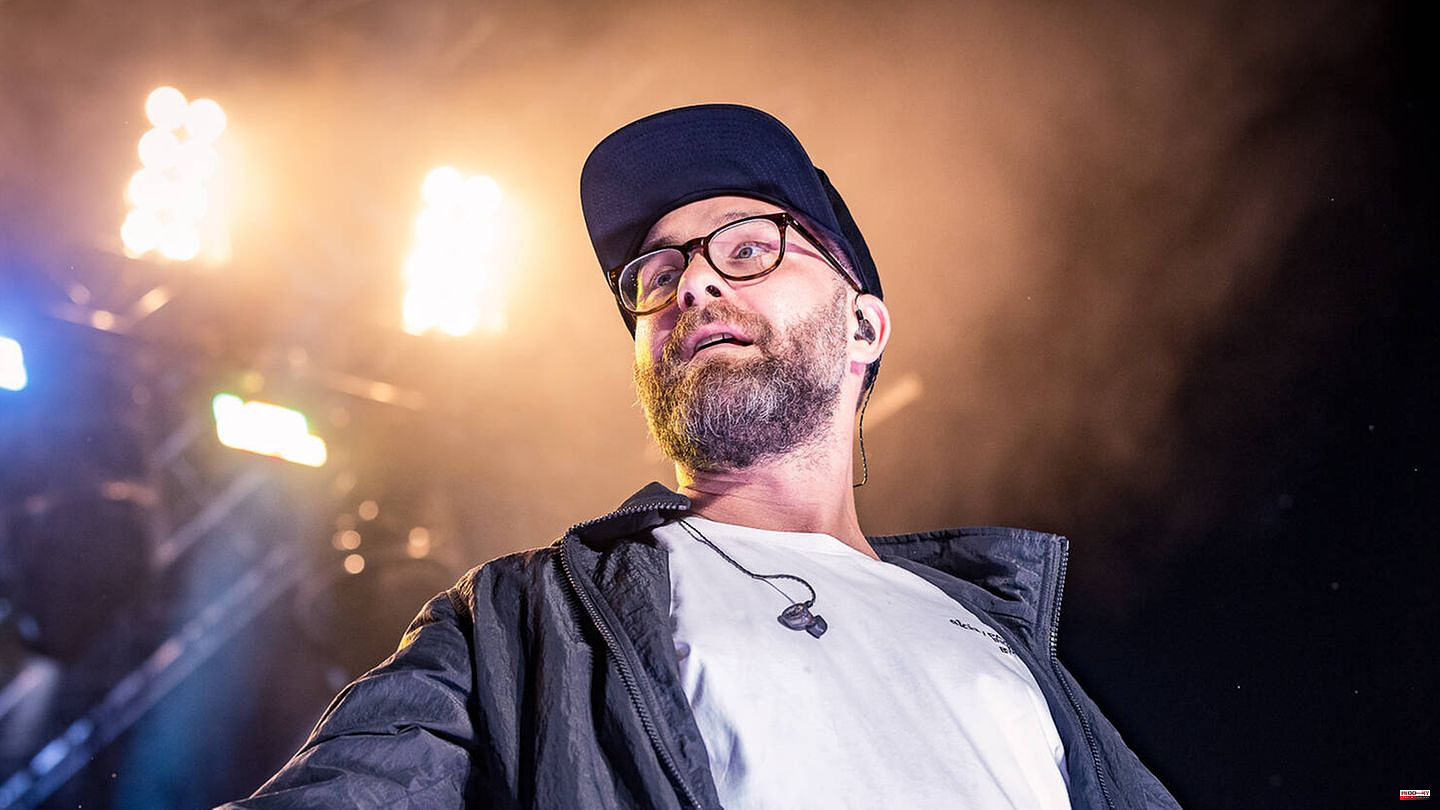 The singer's trademark: "Yes, that's me": Mark Forster shows himself without his hat