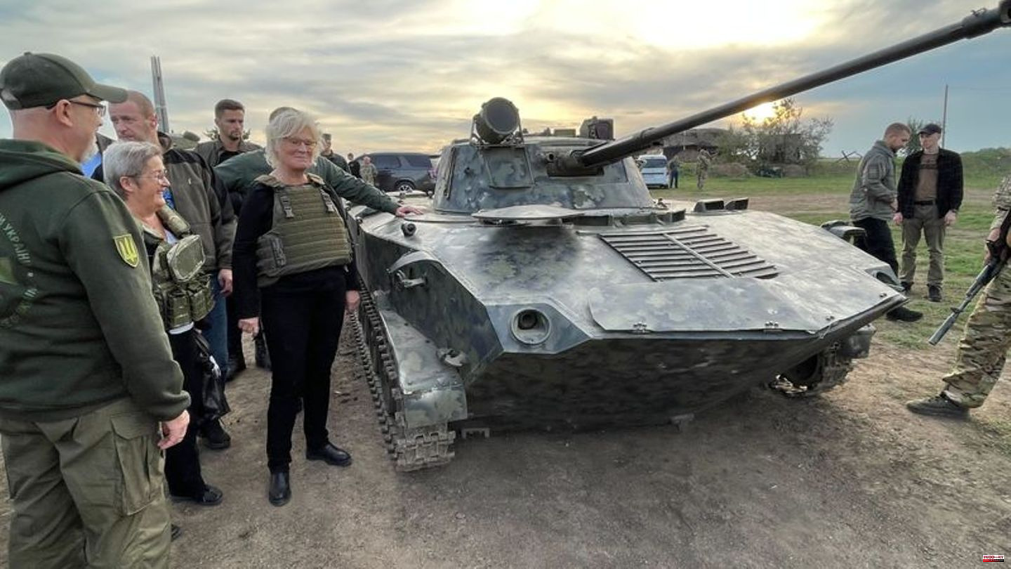 Weapons announced: Lambrecht in Ukraine for the first time since the beginning of the war