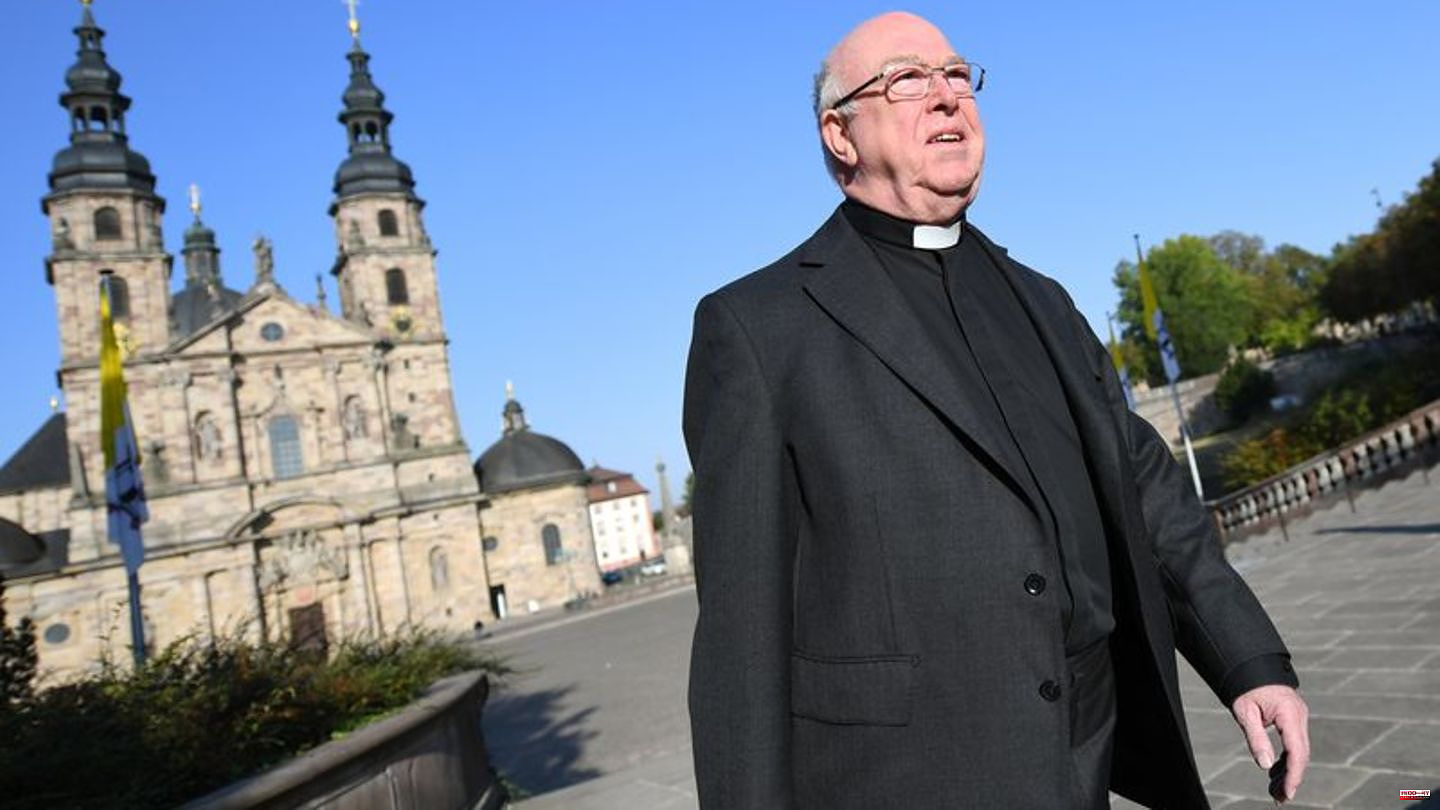 Catholic Church: Pope accepts request: Paderborn Archbishop Becker leaves