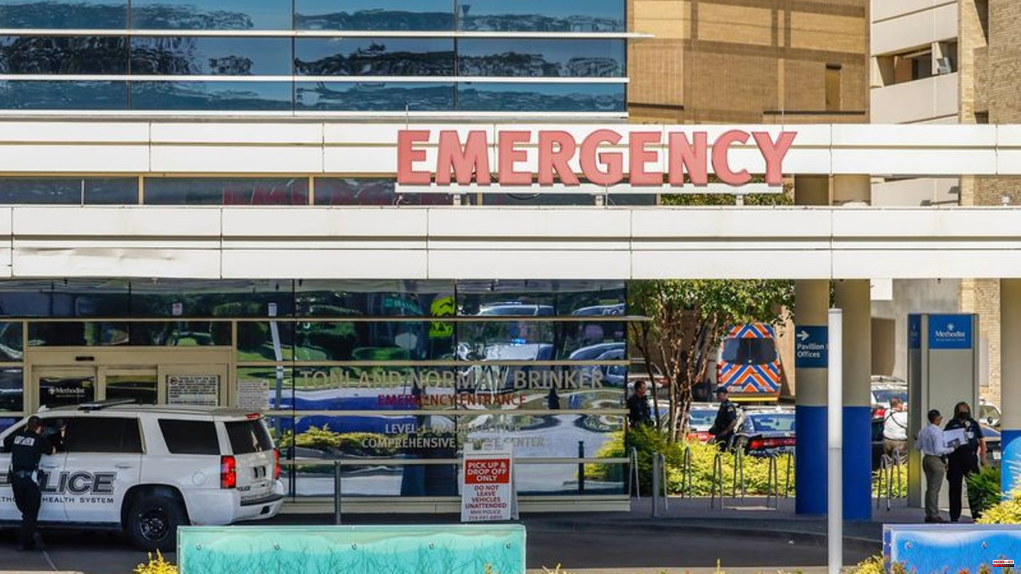 Crime: Texas: Two employees shot dead in hospital