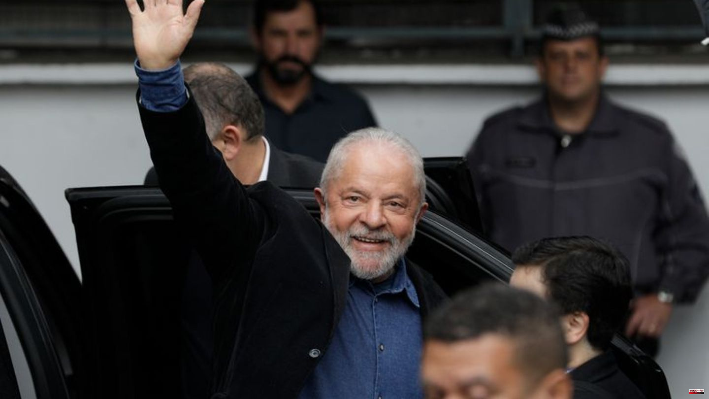 Latin America: Lula wins first round of presidential election in Brazil