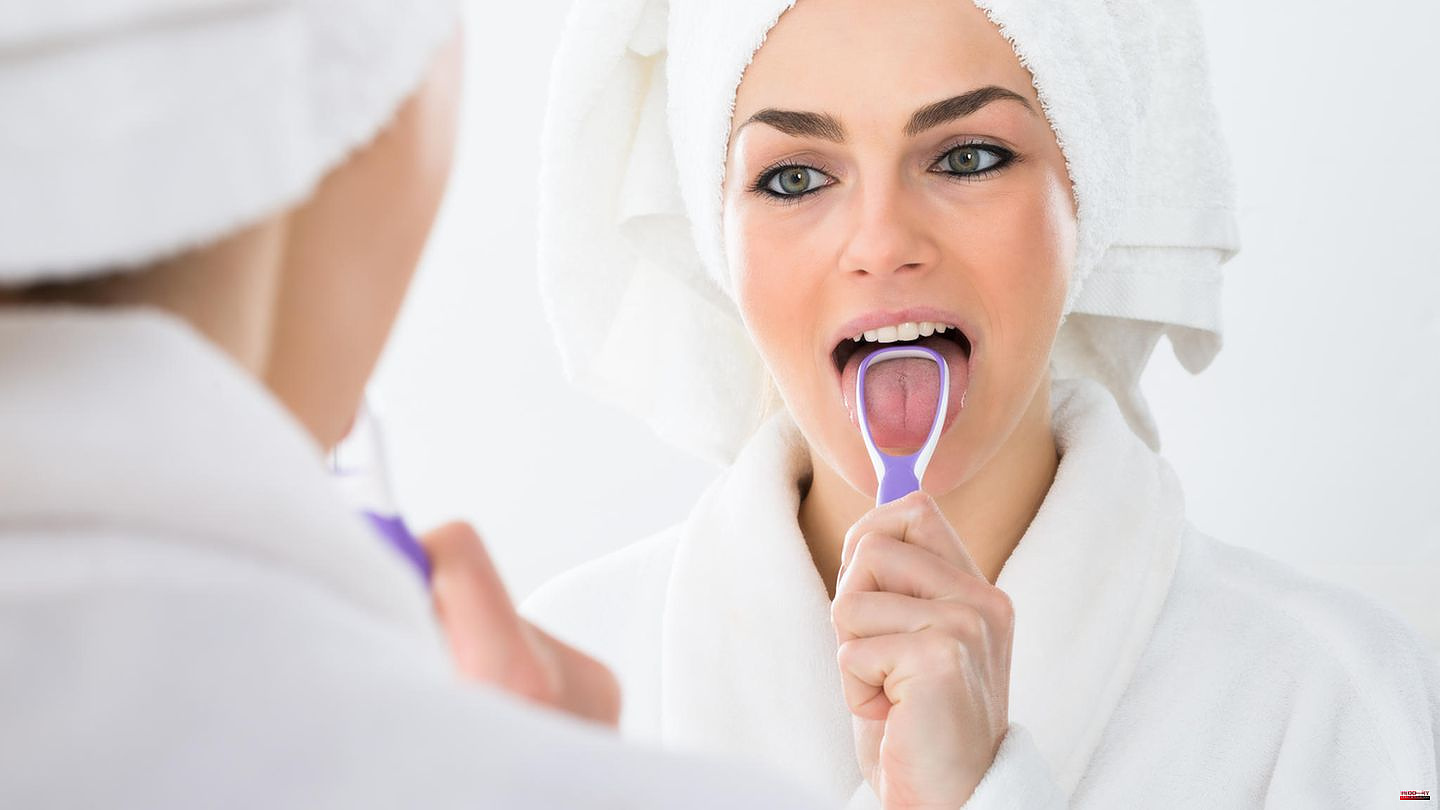 Oral hygiene: What is a tongue scraper and how useful is it to use?
