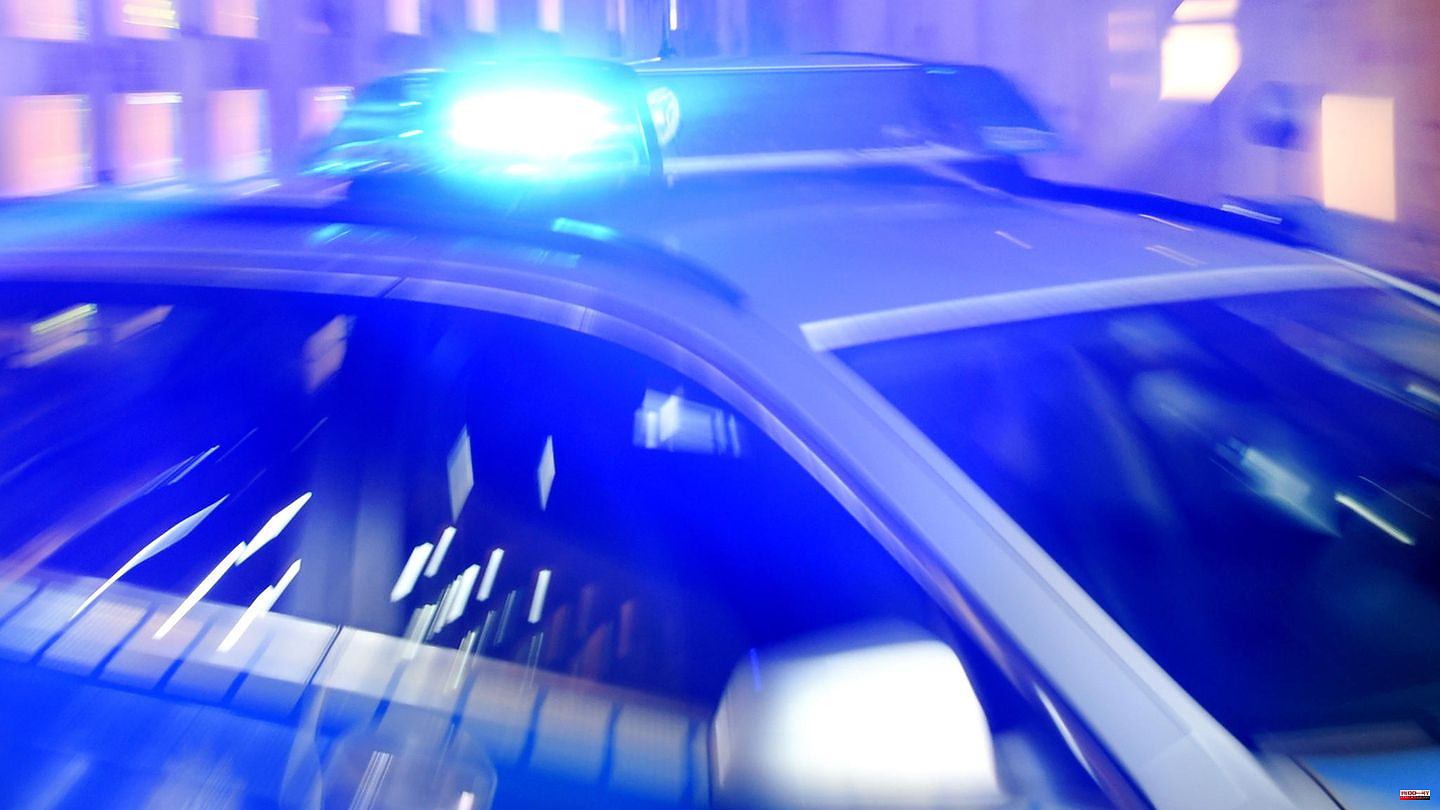 "Dangerous situation" in Siegburg: large-scale operation for the police at the secondary school: the police identify several people and discover "suspicious objects"