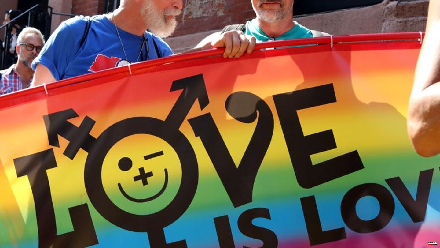 LGBTQ: US Senate votes for same-sex marriage rights