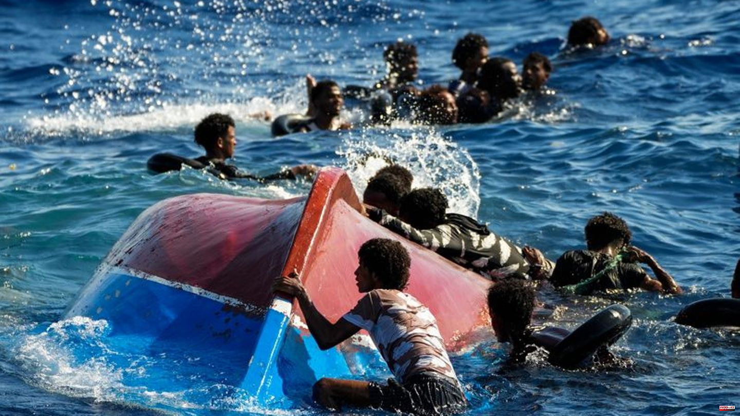 Refugees: Coast Guard of Italy: Four migrants died in the Mediterranean