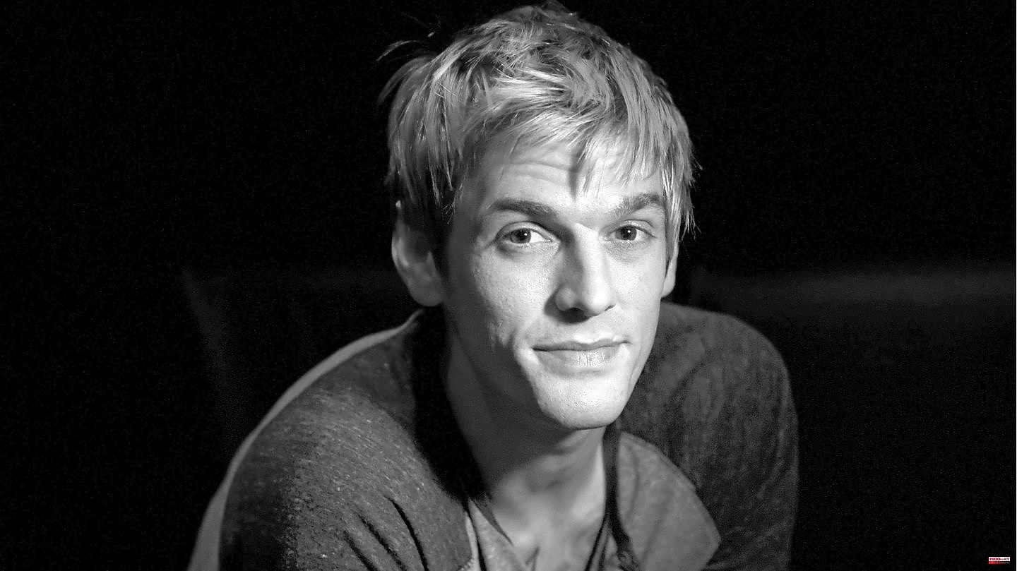 Death at 34: Twin sisters, ex-girlfriends and Hollywood stars mourn Aaron Carter