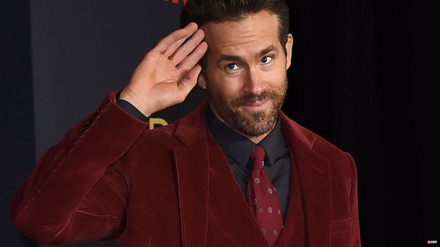 Actor: "Masked Singer" was "traumatic" for Ryan Reynolds