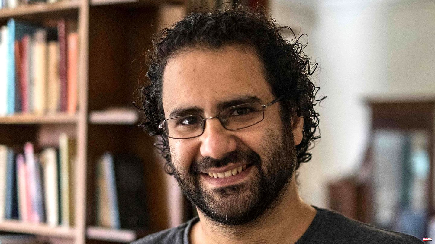 Imprisoned human rights activist: If Egypt doesn't give in, Alaa Abdel Fattah will be dead in a few days