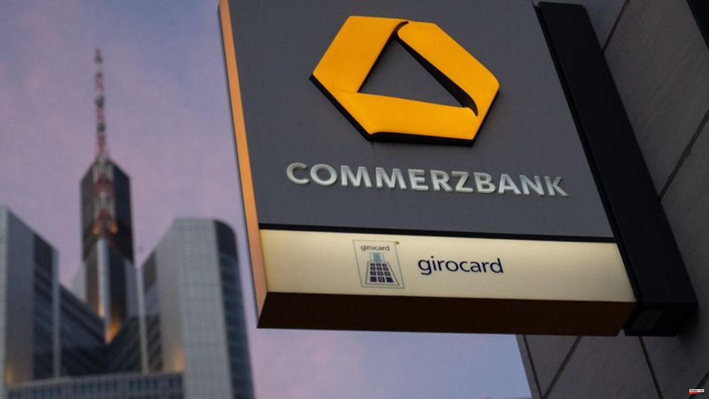 Quarterly report: Commerzbank is on course for billions in profit