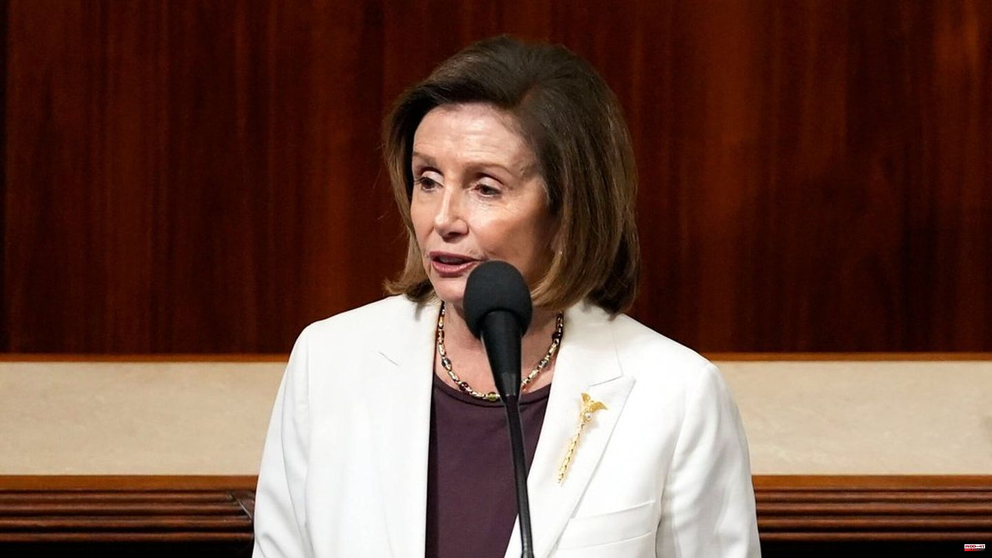 US Democrat Nancy Pelosi relinquishes leadership of the House of Representatives