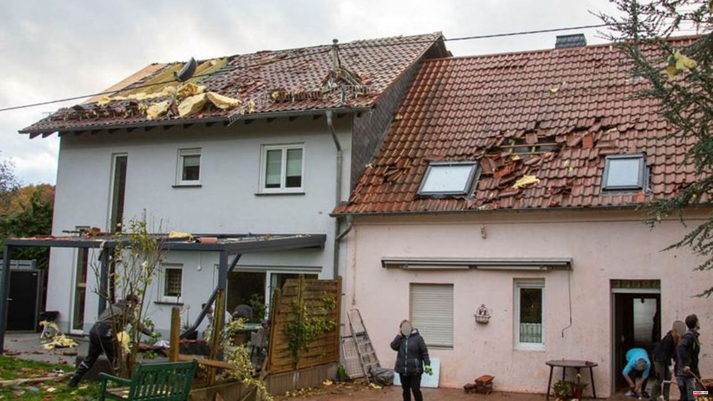 Storm damage: clean-up work after a storm in Saarland