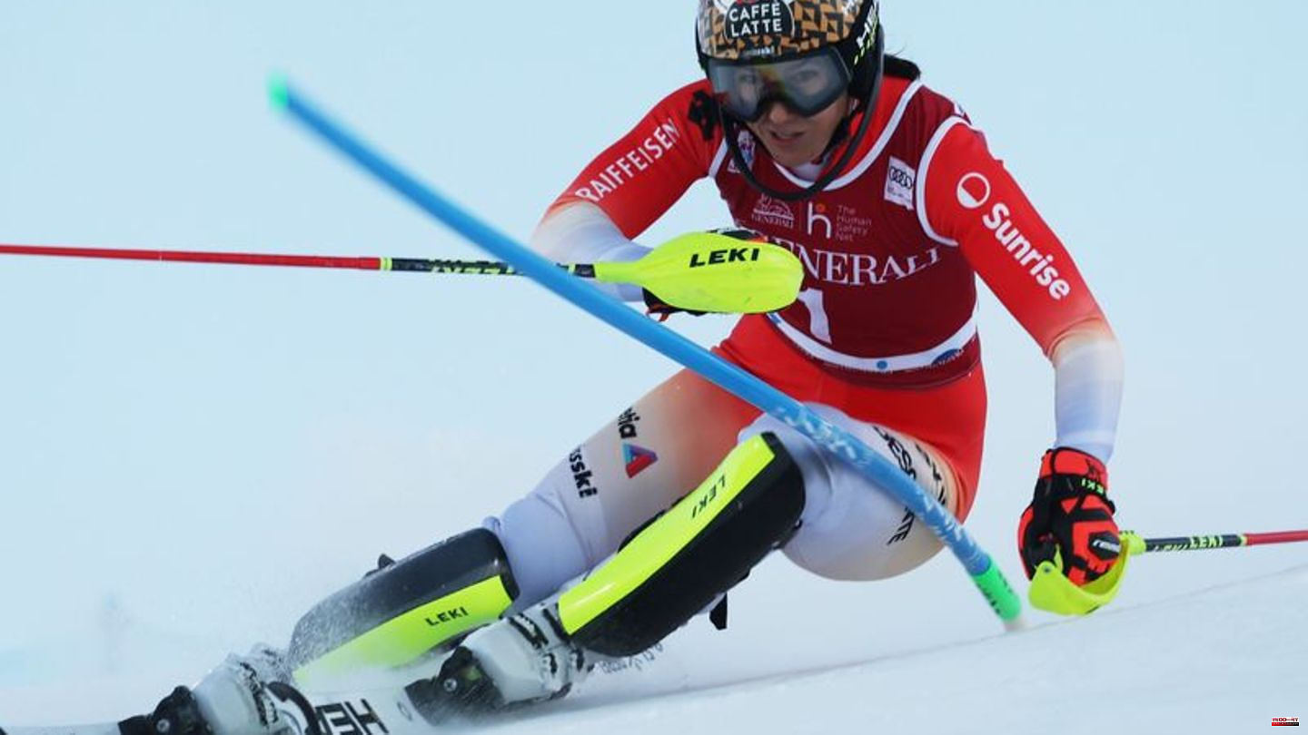 Slalom in Killington: Skiers Holdener and Larsson share first place