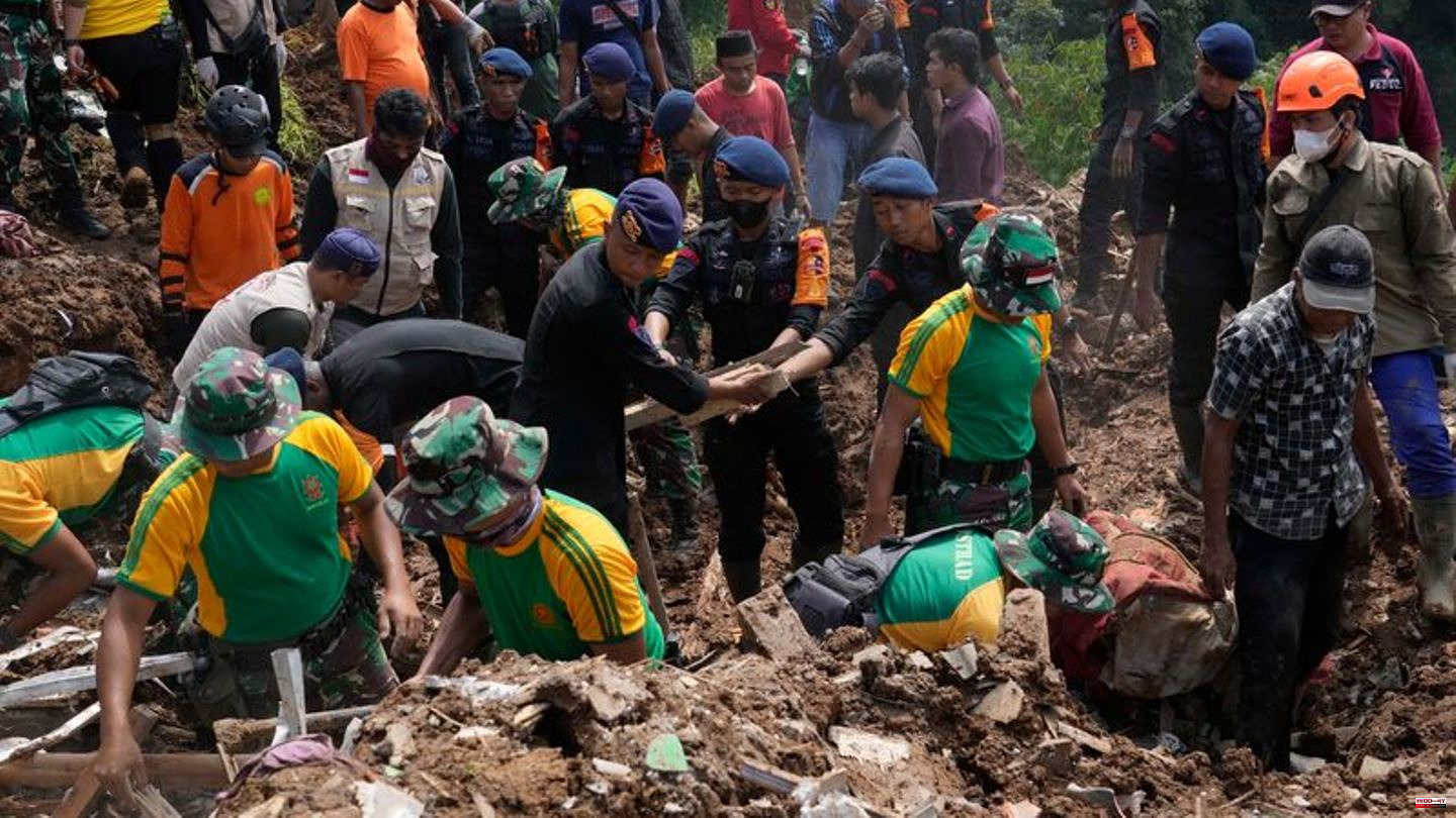 Indonesia: Dozens still missing after earthquake in Java