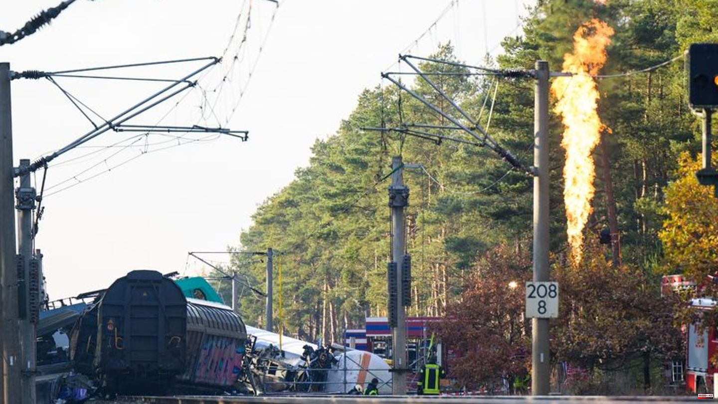 Lower Saxony: Gas is burned down after a train accident - the route remains closed