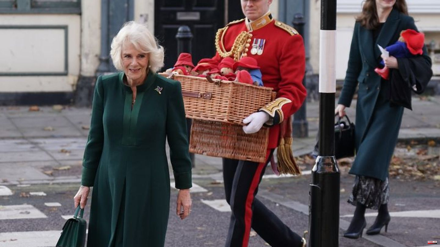 British royal family: A good 1000 Paddington bears for needy children