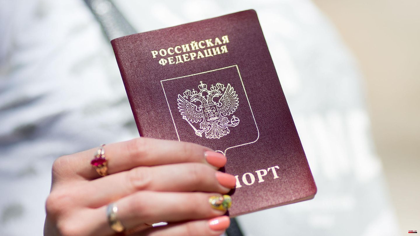 Russia's War: "Population Growth": Russia distributes 80,000 passports to citizens in annexed territories