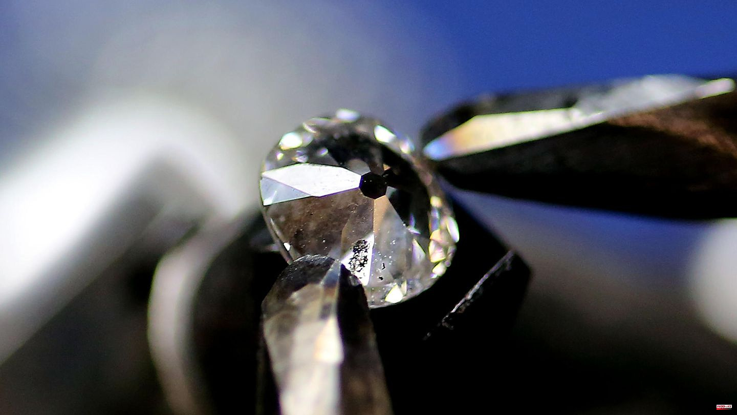 Classy niche market: Europe and the USA benefit from the diamond trade with Russia. Only one country refuses to do so