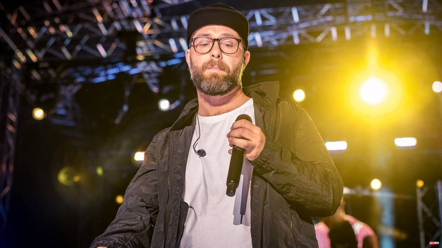 Mark Forster: Pop star postpones tour to the year after next