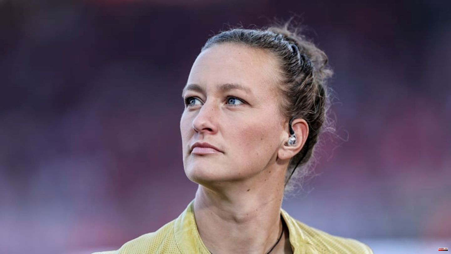 Almuth Schult talks about her time in the NWSL and the World Cup in Qatar
