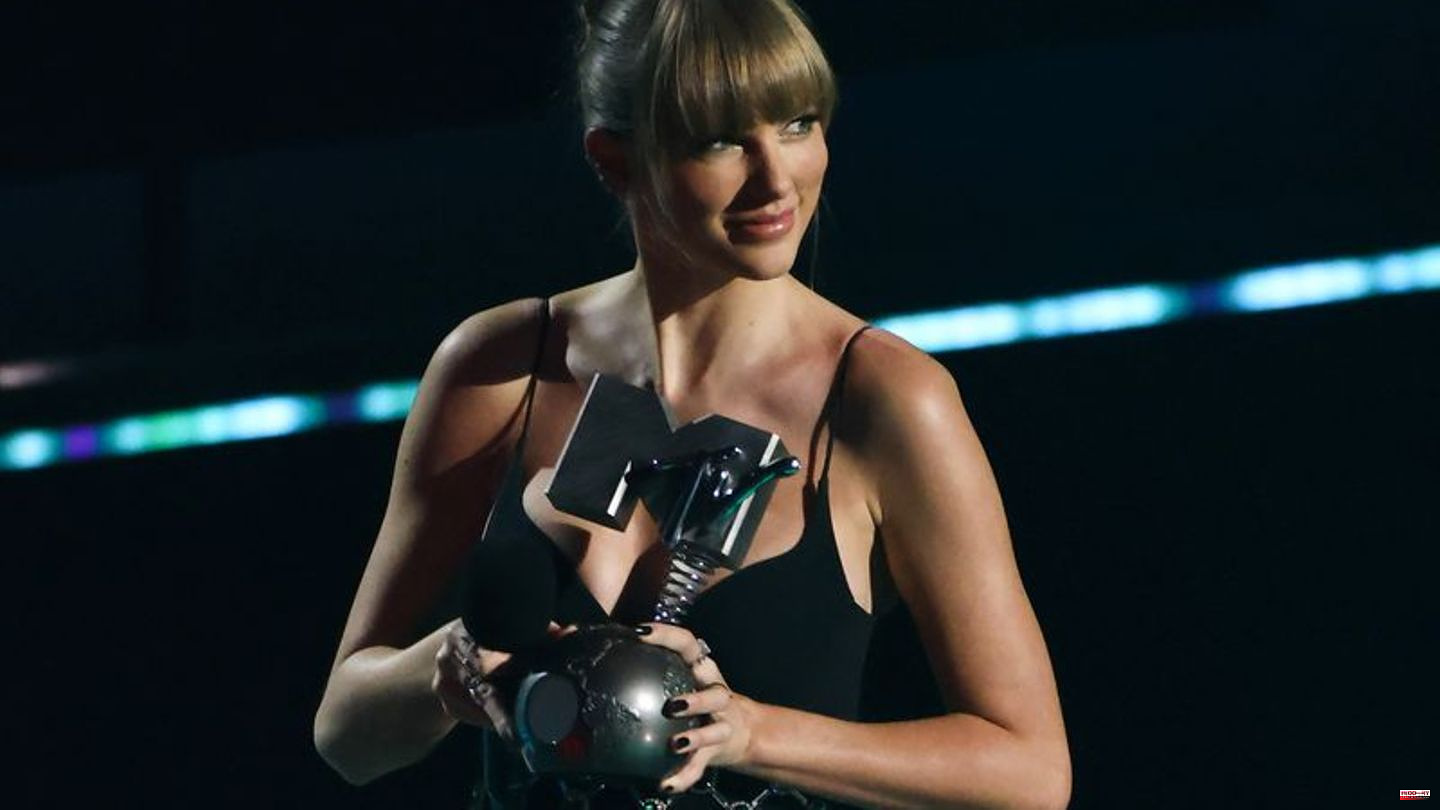 Music: MTV Europe Music Award: Taylor Swift Best Female Artist