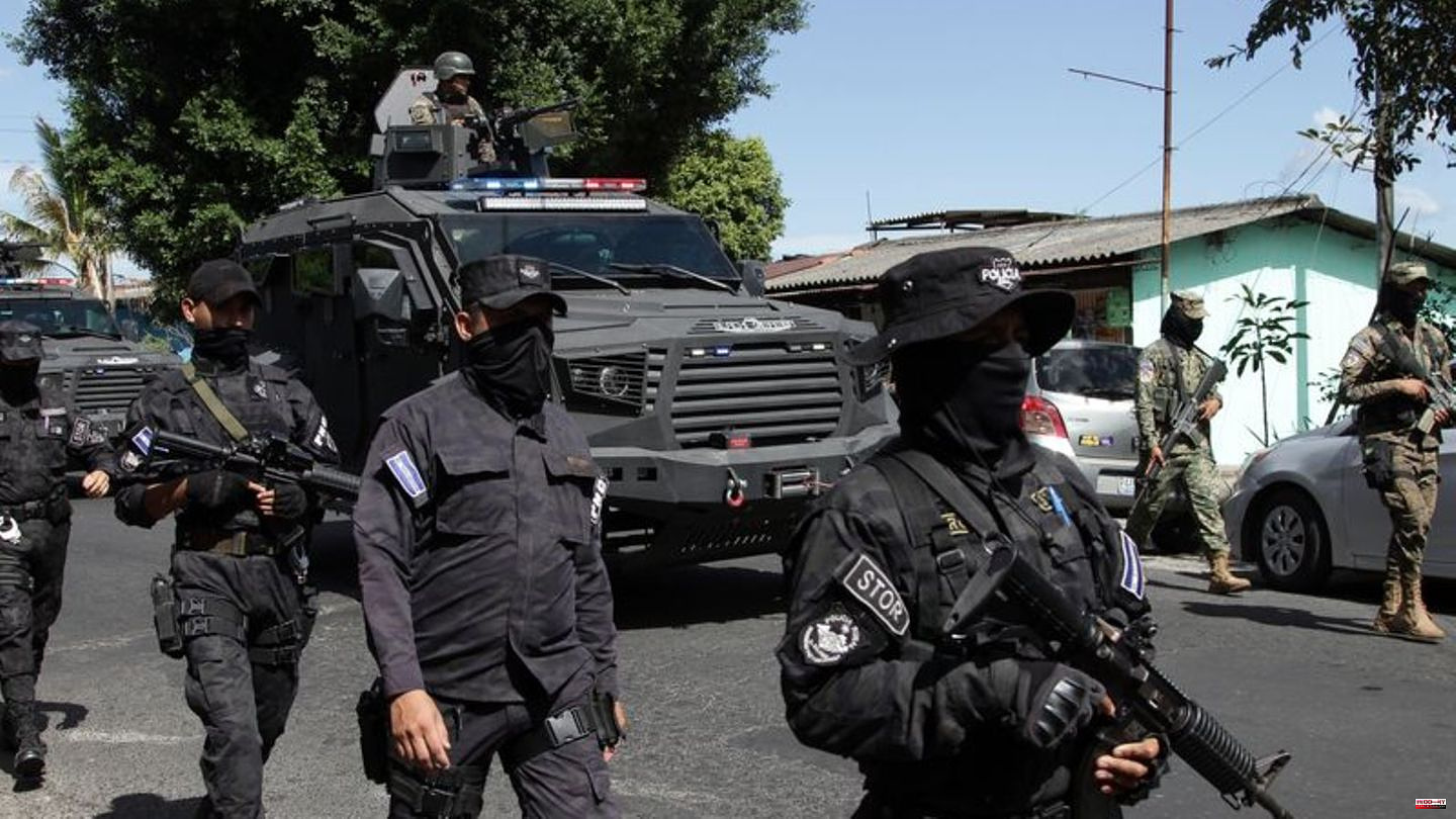 Crime: El Salvador fights gangs