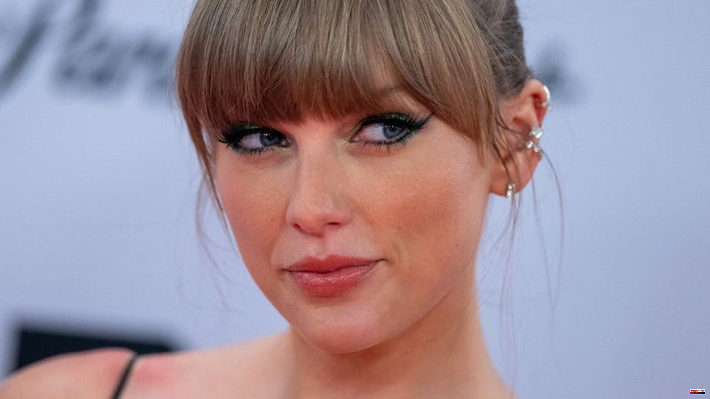 Pop singer: Taylor Swift spent 33rd birthday in the studio
