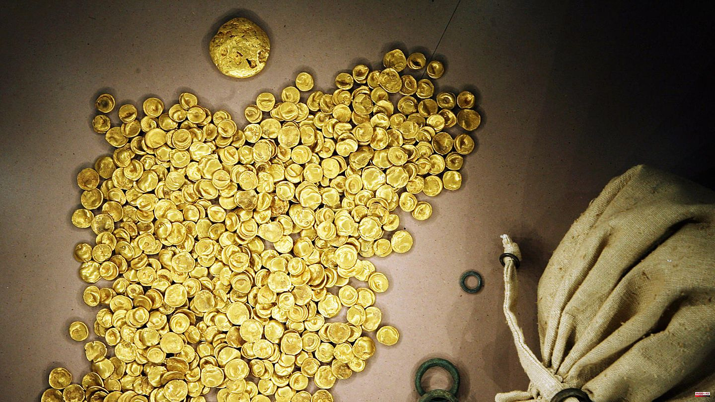 Manching: "Totally outdated system": Valuable gold coins stolen from museum - police have to deal with ancient hard drives