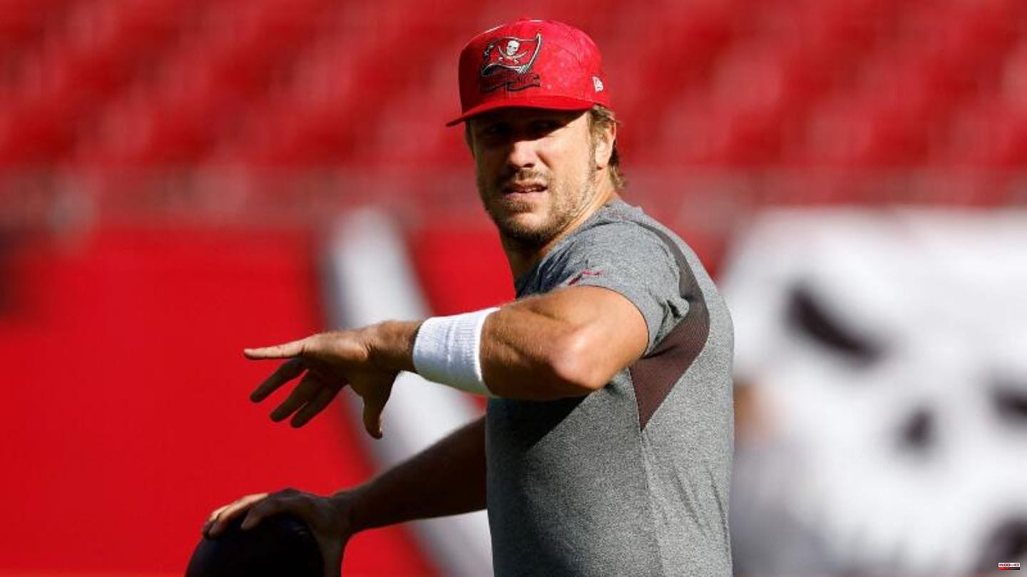 Tom Brady's replacement quarterback Blaine Gabbert saves four people after helicopter crash