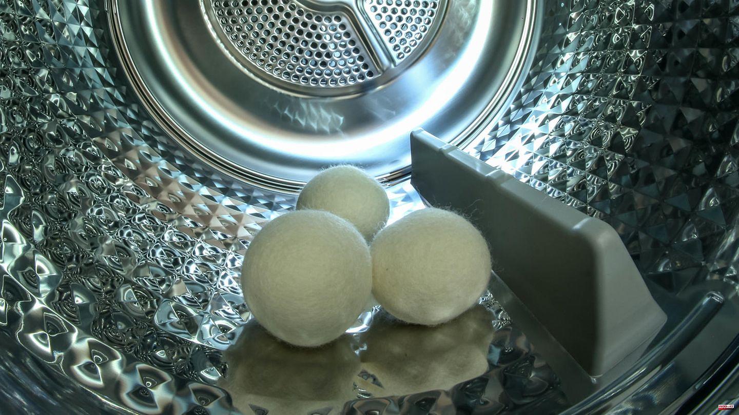 Softer laundry: what are dryer balls and how to use them properly