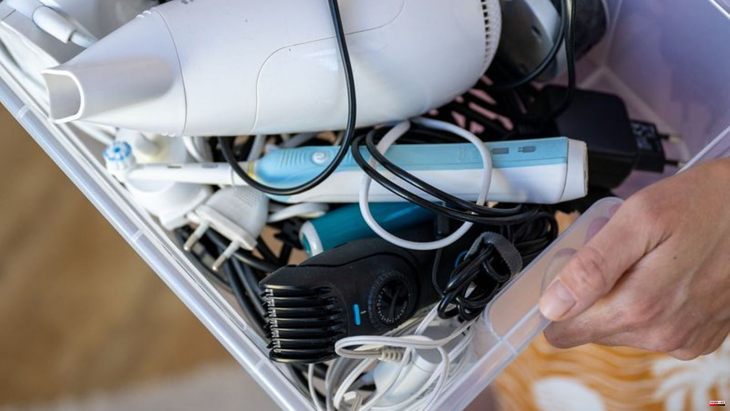 Recycling: returning old electronic devices to the supermarket is a flop