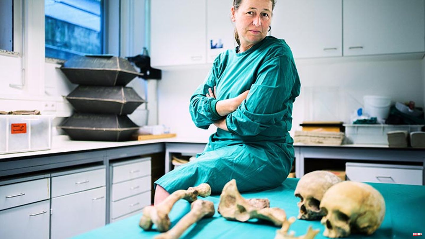 Forensic Anthropologist: Called in when homicide detectives get stuck. Eilin Jopp-van Well is the bone reader