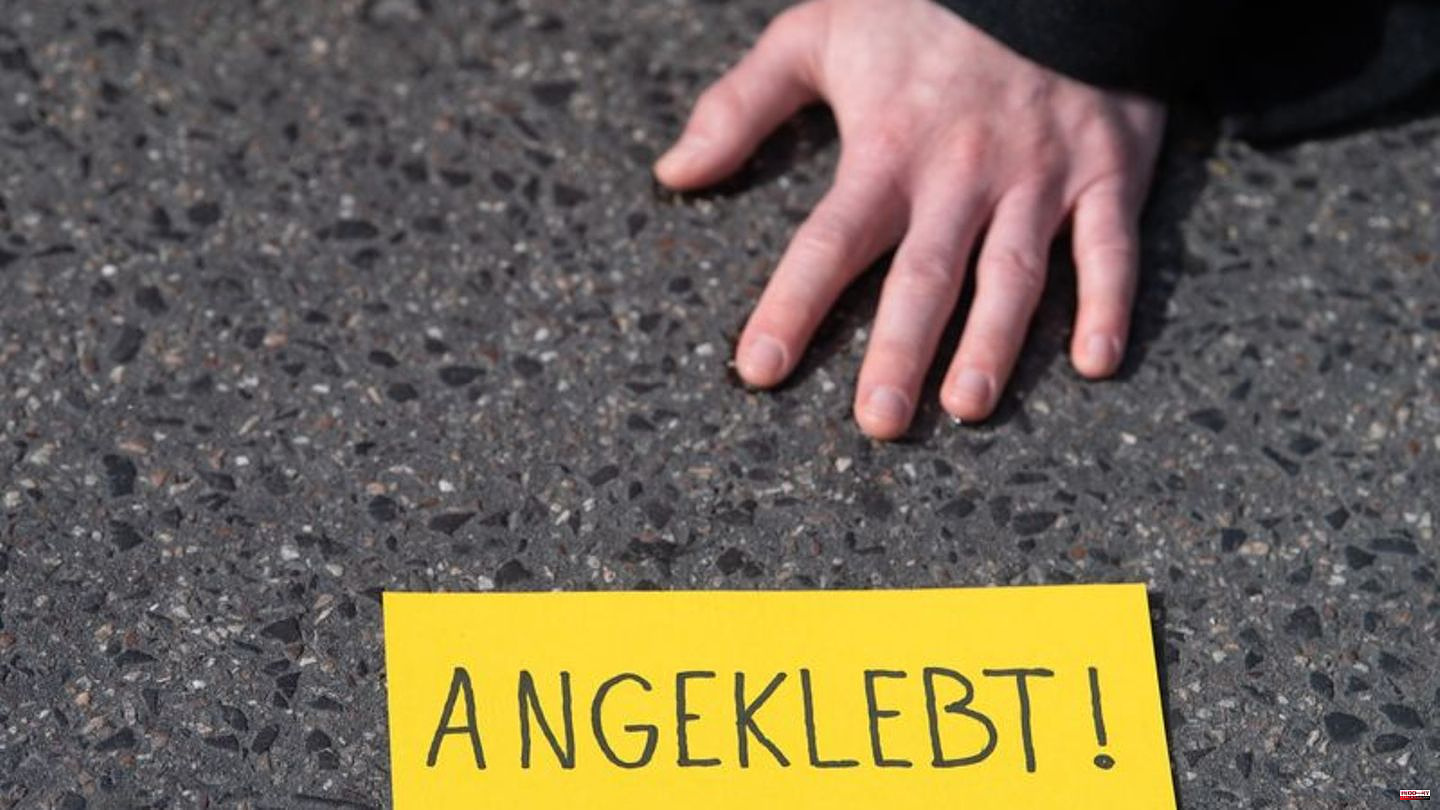 Blockade attempt: climate demonstrators in front of Bundestag office buildings