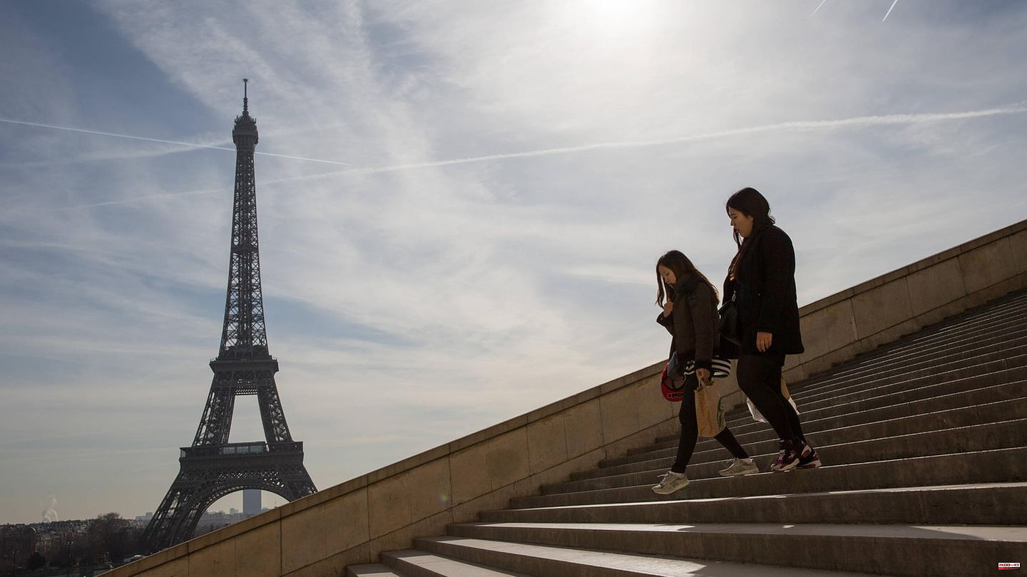 Holiday disappointment: Controversial Paris syndrome: French capital is said to make Japanese tourists sick