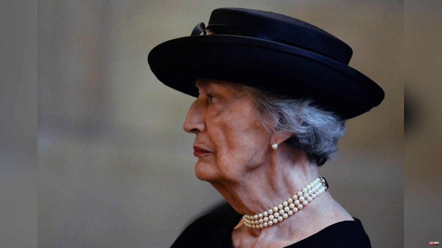 Lady Susan Hussey: Queen's lady-in-waiting meets with racism victims