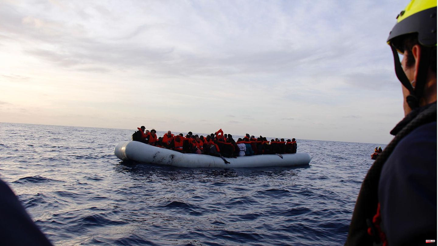 Sea rescue: With 261 rescued people, the "Humanity 1" chugs across the Mediterranean - in search of a safe haven