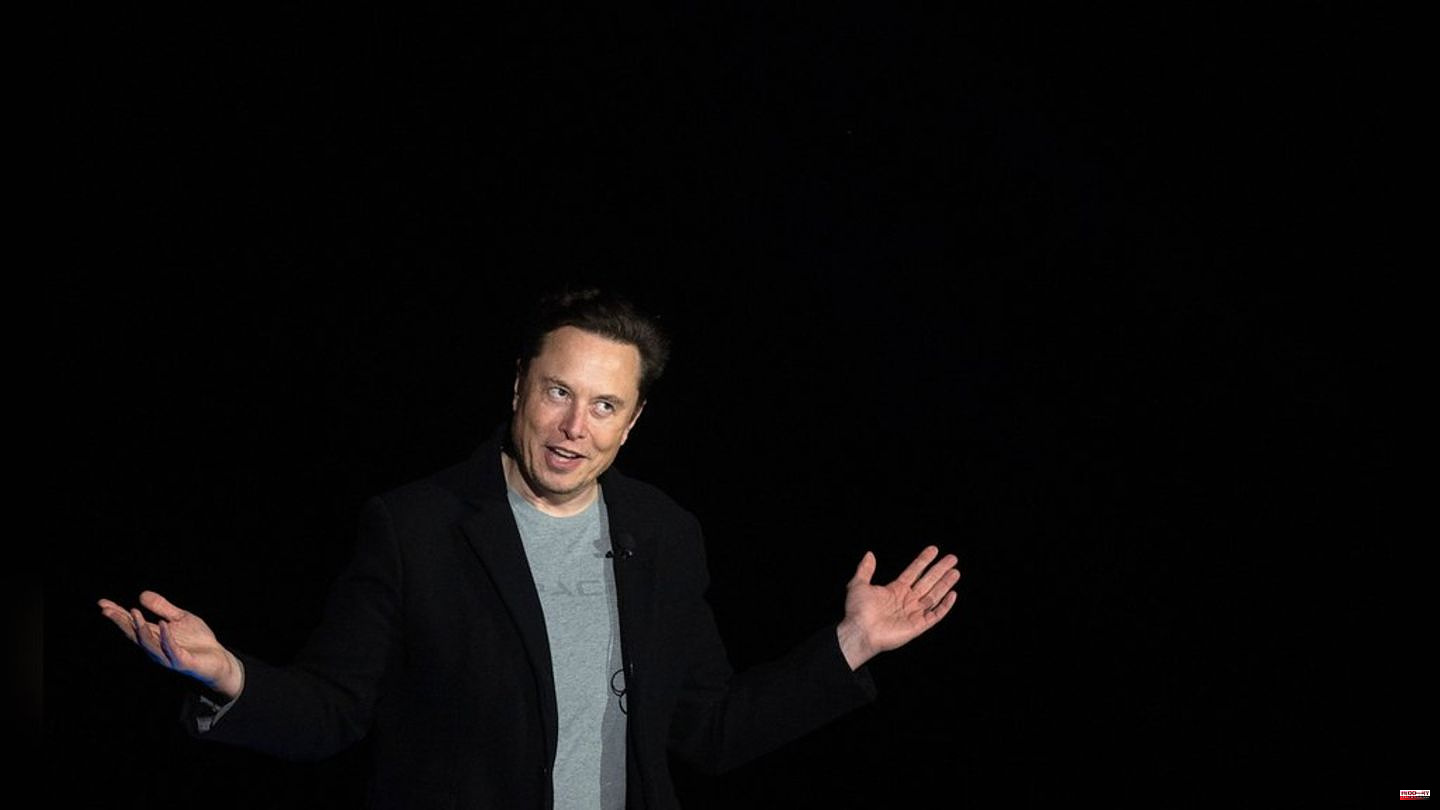 Elon Musk: Billionaire wants to vacate Twitter boss post